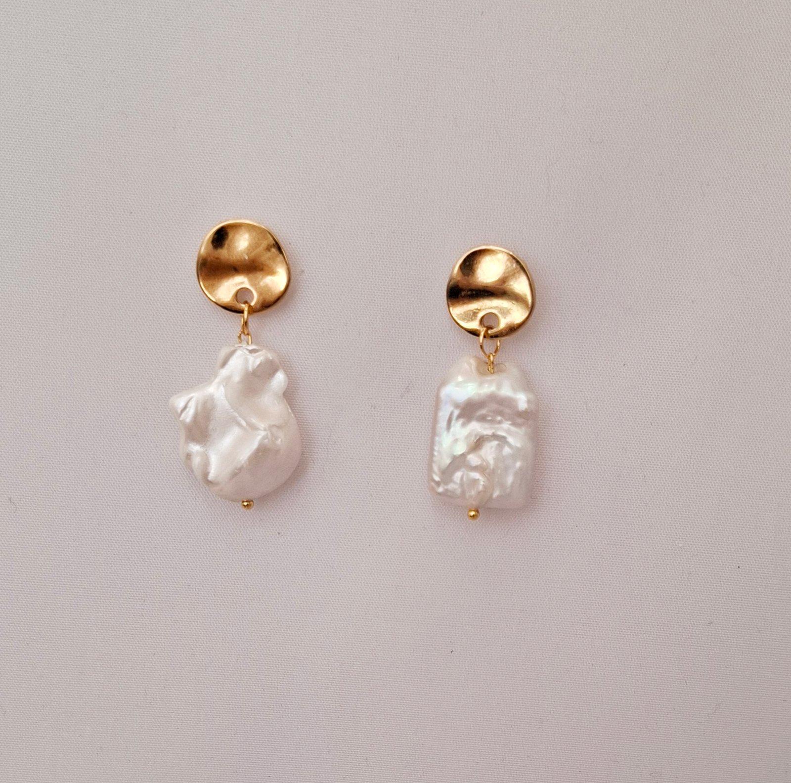 Brincos de Pérola Barroca altura 3,5cm